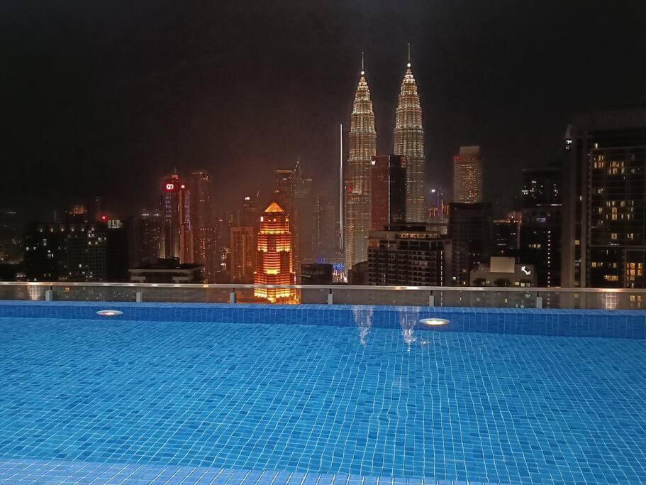 Апартаменты C14B Modern Infinity Pool Klcc Balcony View Куала-Лумпур Экстерьер фото