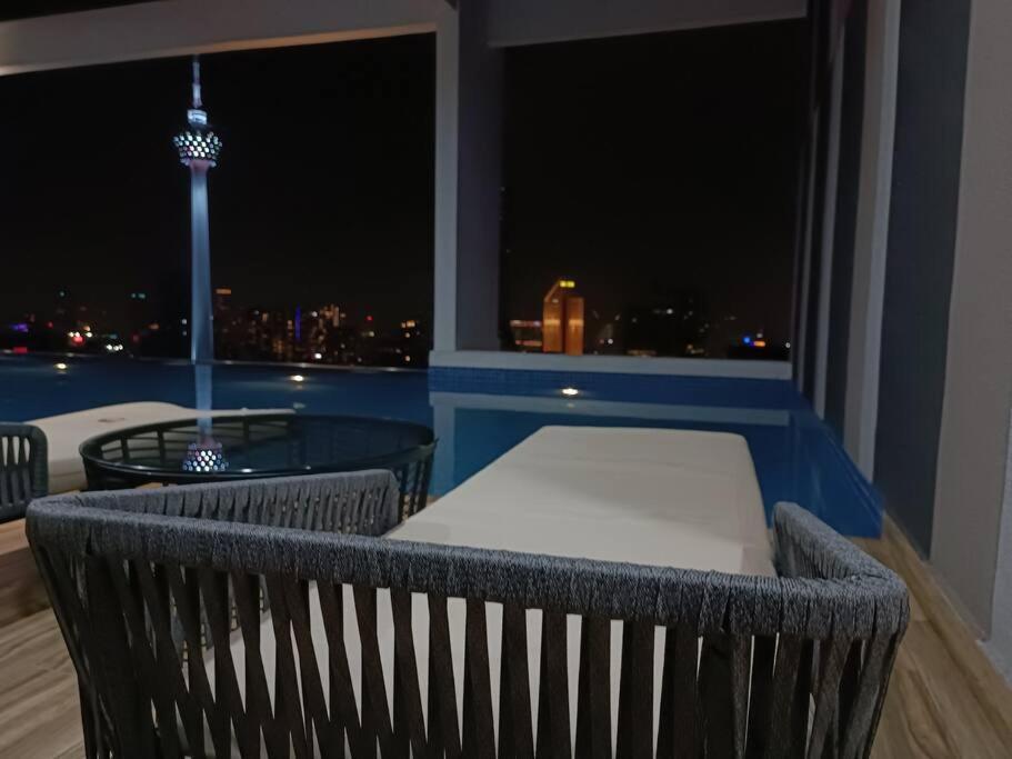 Апартаменты C14B Modern Infinity Pool Klcc Balcony View Куала-Лумпур Экстерьер фото