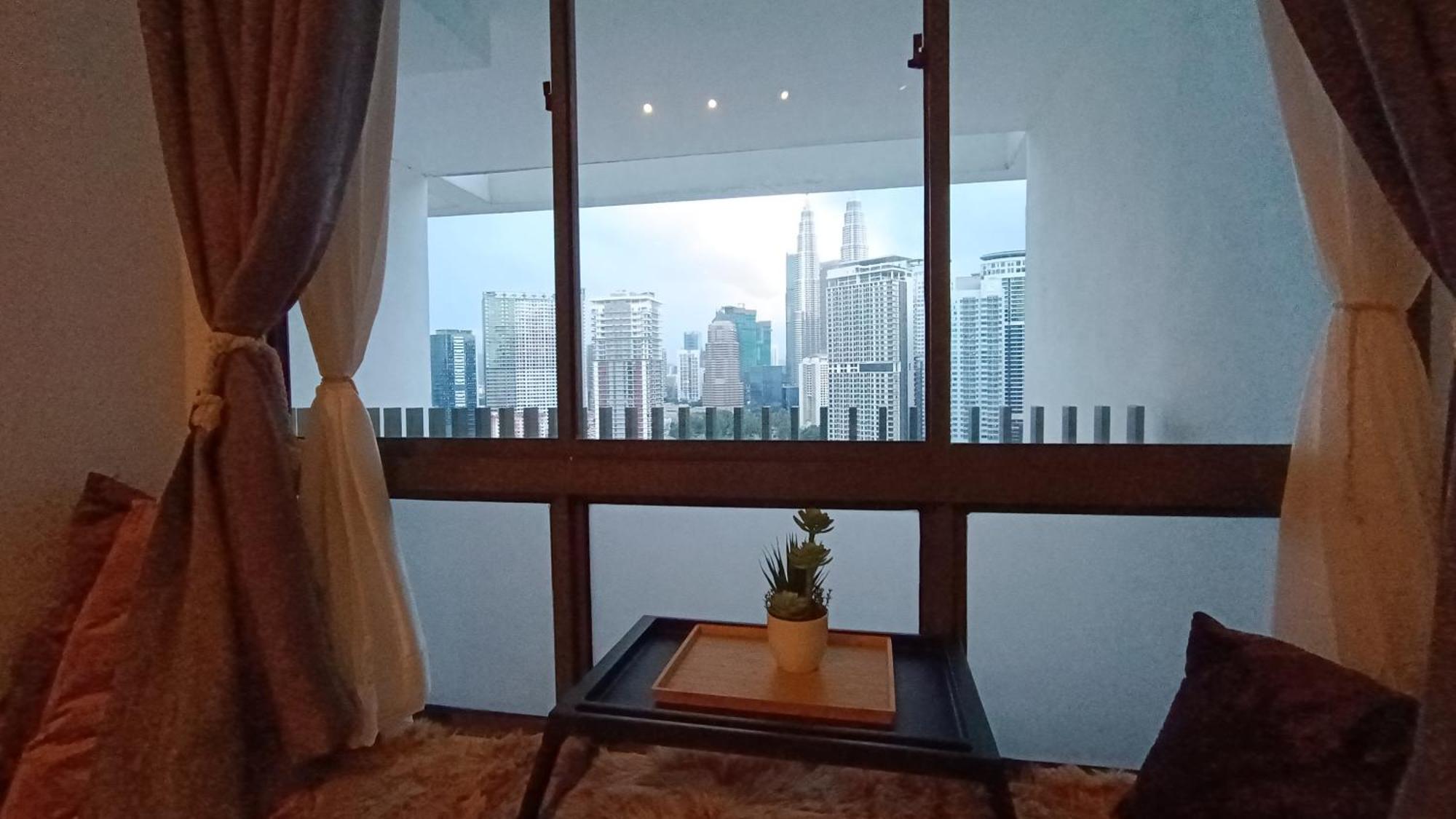 Апартаменты C14B Modern Infinity Pool Klcc Balcony View Куала-Лумпур Экстерьер фото