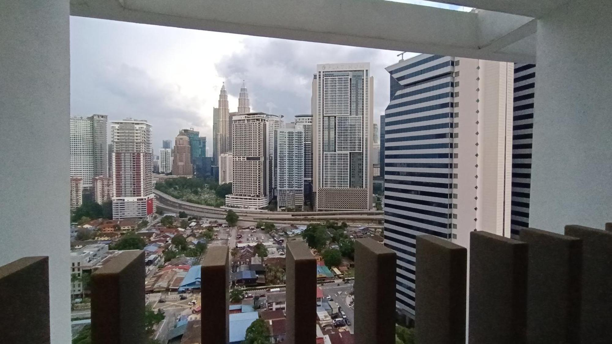 Апартаменты C14B Modern Infinity Pool Klcc Balcony View Куала-Лумпур Экстерьер фото