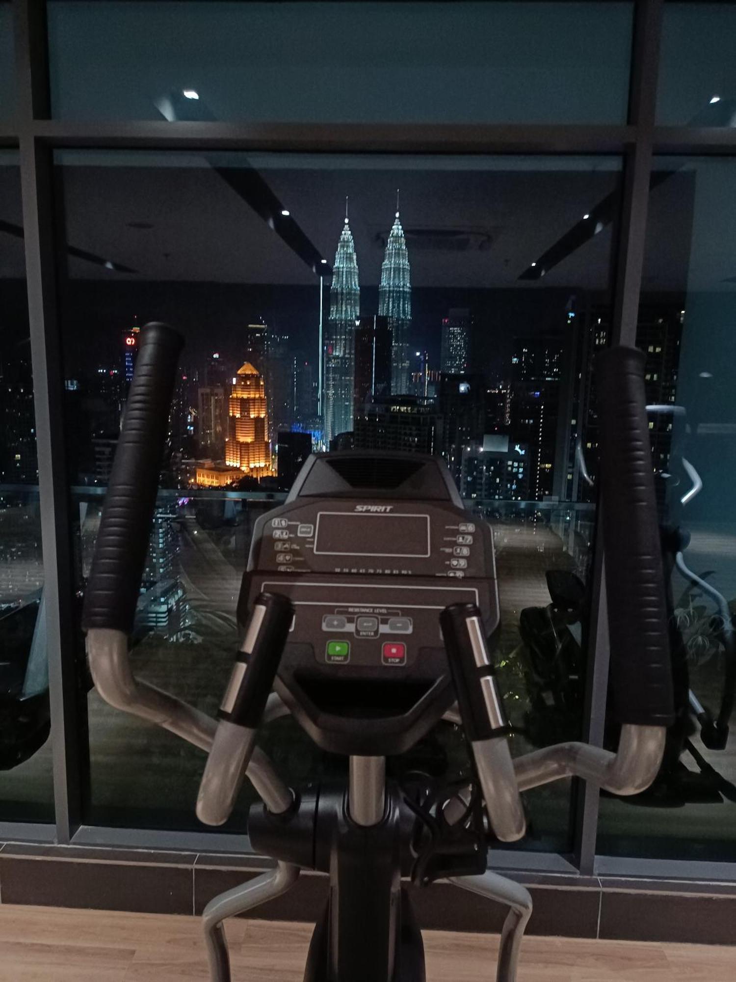 Апартаменты C14B Modern Infinity Pool Klcc Balcony View Куала-Лумпур Экстерьер фото
