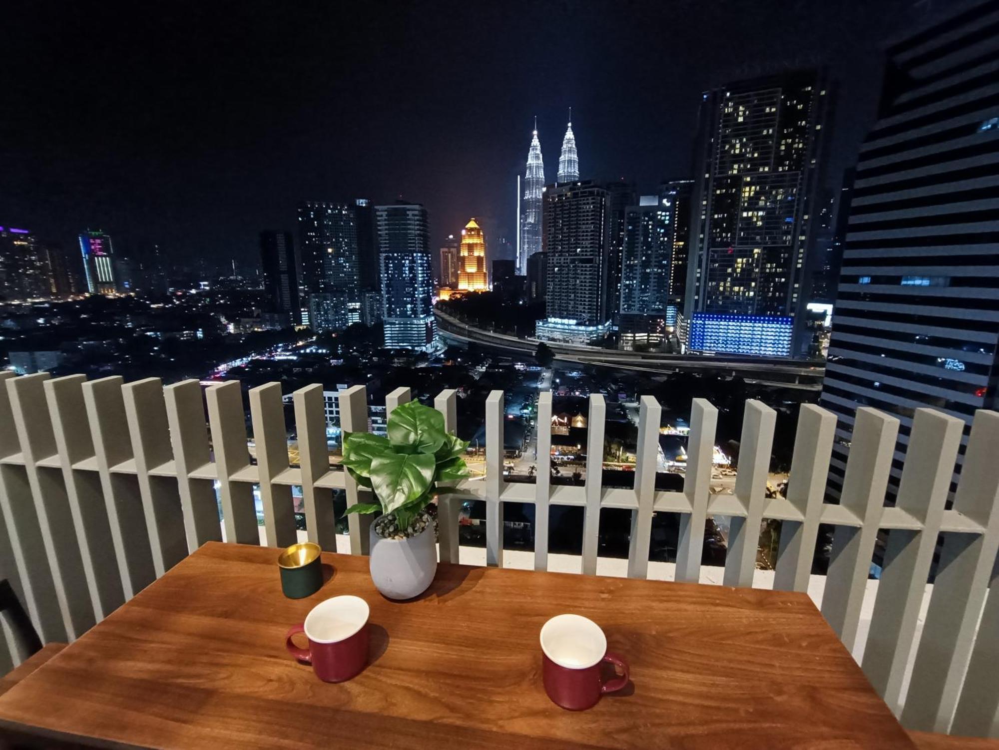 Апартаменты C14B Modern Infinity Pool Klcc Balcony View Куала-Лумпур Экстерьер фото