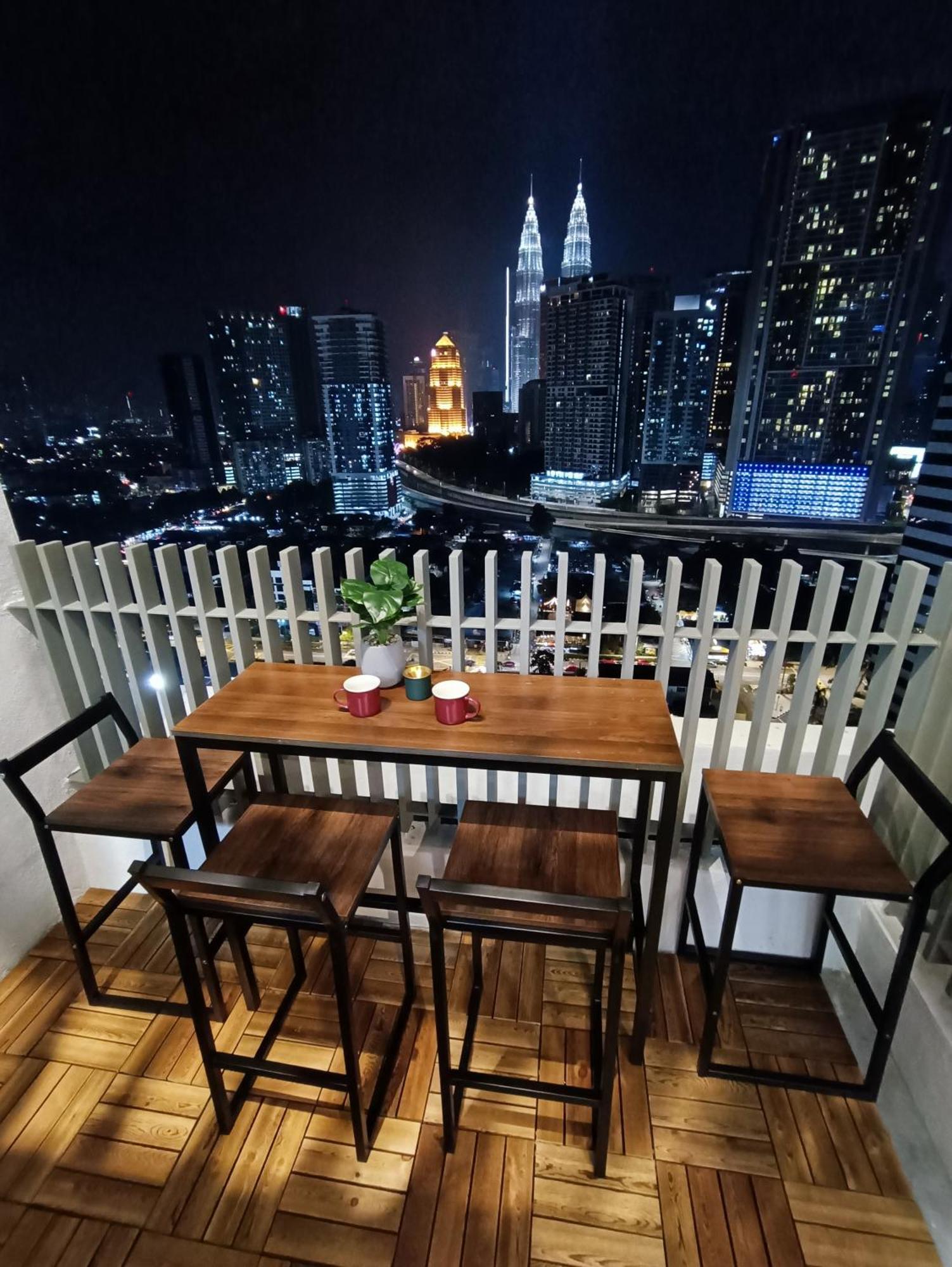 Апартаменты C14B Modern Infinity Pool Klcc Balcony View Куала-Лумпур Экстерьер фото