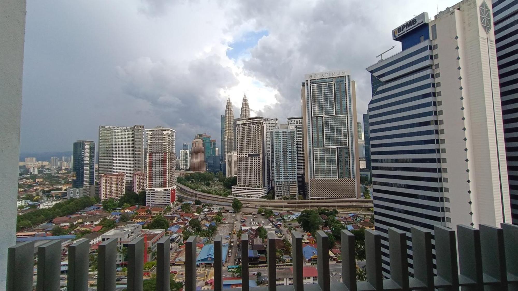 Апартаменты C14B Modern Infinity Pool Klcc Balcony View Куала-Лумпур Экстерьер фото